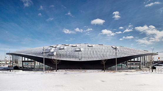 格雷姆肖在多伦多地铁站创建曲面镜天花板